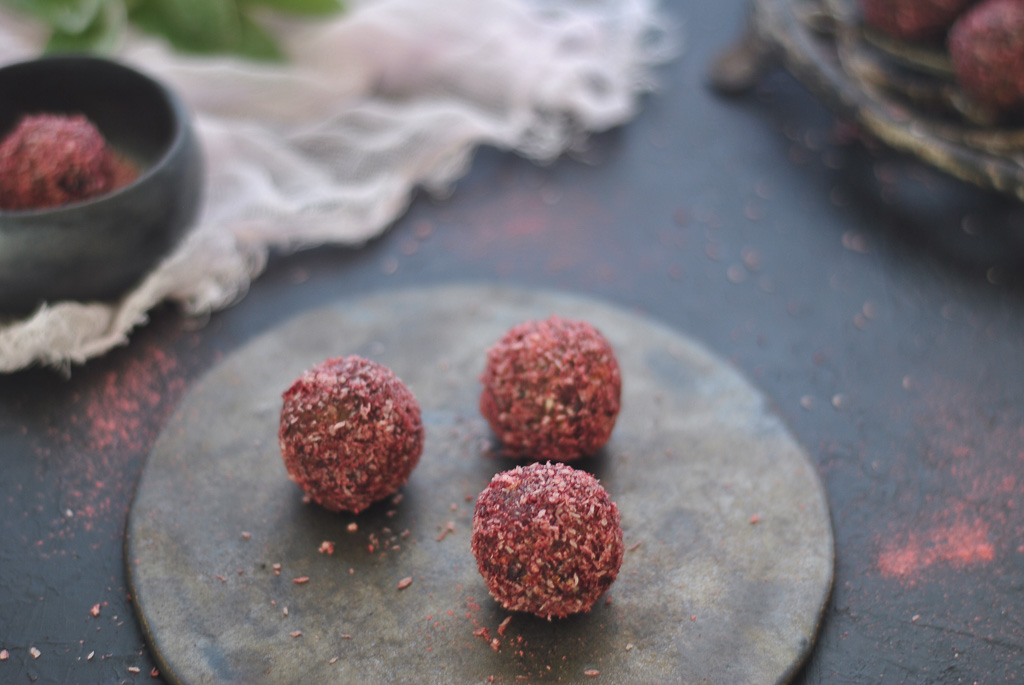 energy balls with cranberries